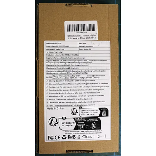 50W LED lumină neagră. Dimensiuni aproximative. 10 cm x 21 cm x 3 cm.