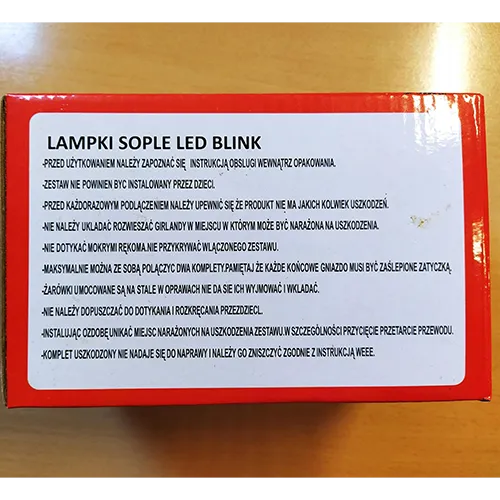 Lanț de iluminat extensibil &icirc;n stil icicle cu 80 de lumini LED pe un șir cu funcție de clipire.
