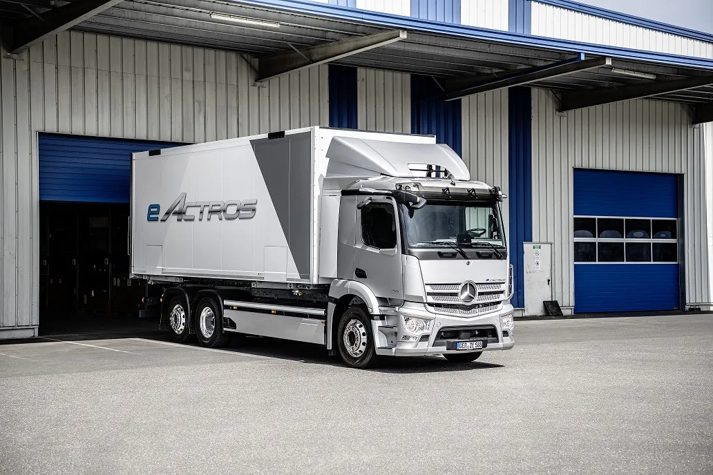 Mercedes-Benz - Camion