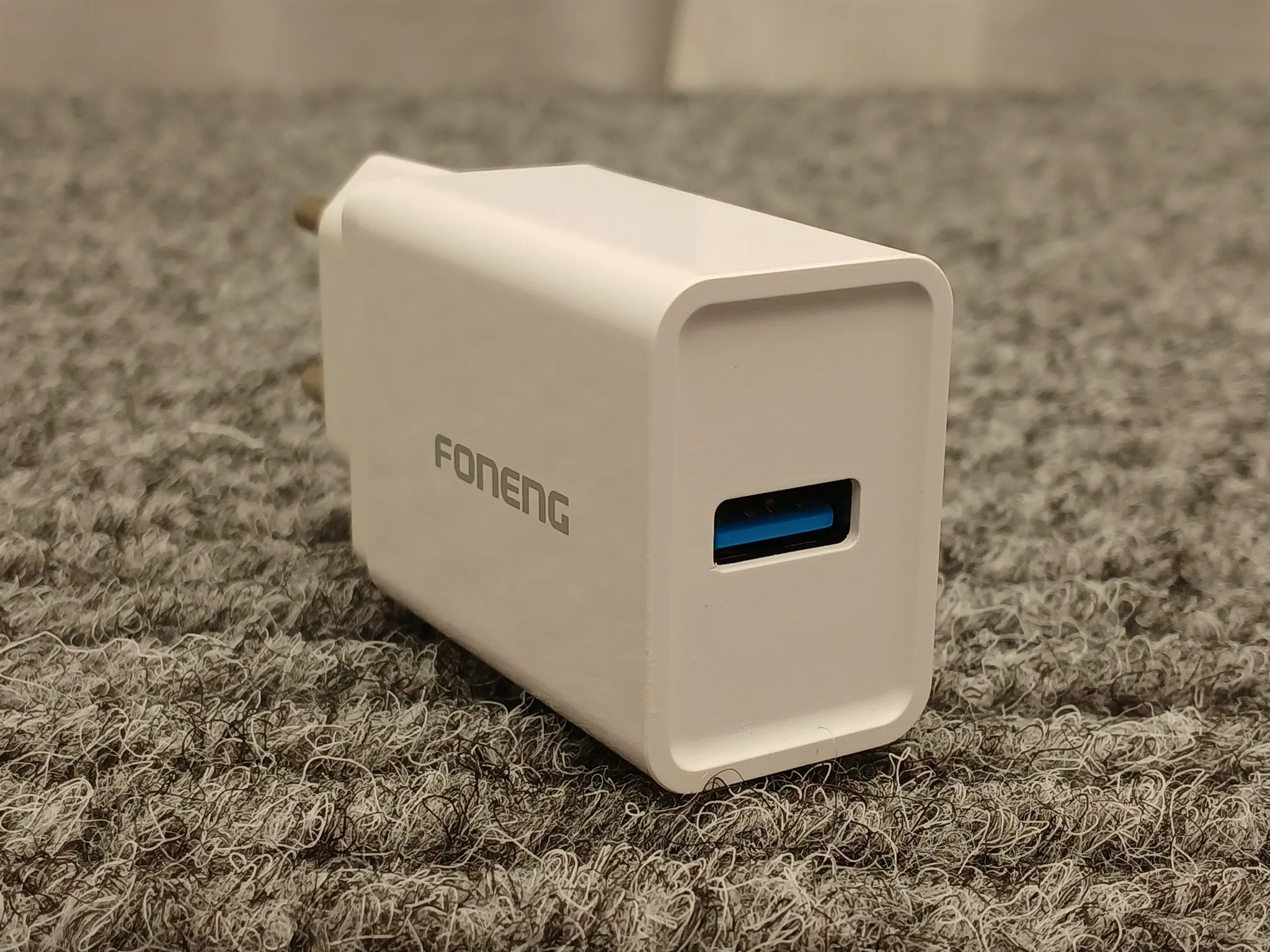 Foneng - Încărcător USB