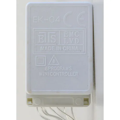 Lanț de iluminat de Crăciun, conectat la rețea, cu un cablu transparent, 144 de lumini LED și o cutie de control albă. Dispozitivul este echipat cu un minicontroler EK-04 model 8-program. Date tehnice: Aparat de 220 V, clasa a II-a.