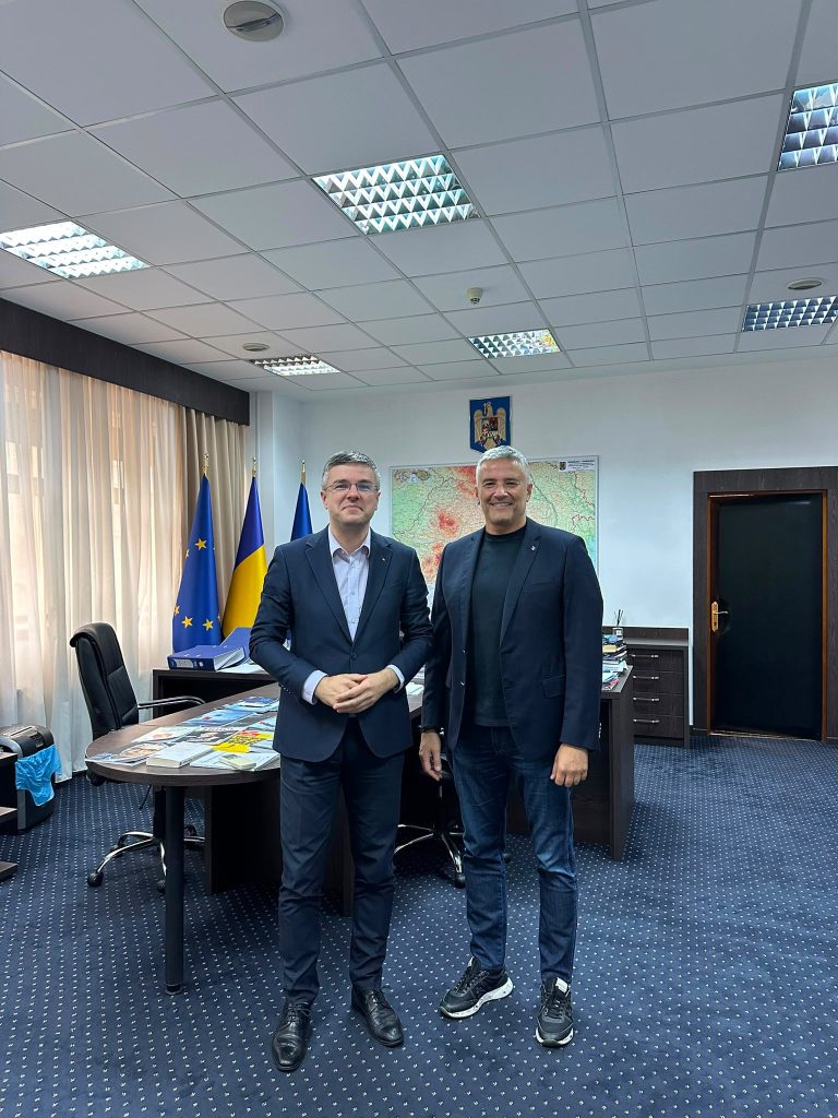 Sorin Mierlea , Președintele Asociației InfoCons , a participat la o întâlnire de lucru cu domnul Ambrozie-Irineu Darău , Ministrul Economiei, Digitalizării, Antreprenoriatului și Turismului