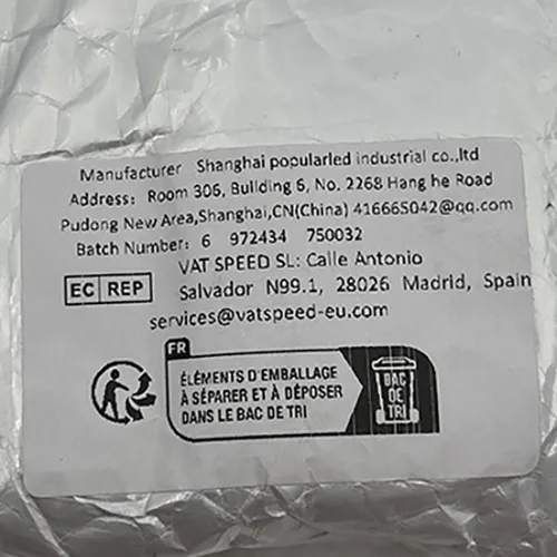 Adaptor pentru &icirc;ncărcător rapid, de culoare neagră, cu porturi USB.