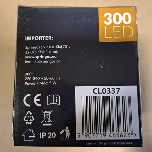 Lanț de iluminat destinat interconectării, care conține 300 de surse de lumină cu LED-uri ne&icirc;nlocuibile. Produsul include un dispozitiv pentru schimbarea modurilor de iluminare.