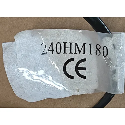 Lanț de iluminat destinat interconectării, care conține 240 de surse de lumină cu LED-uri ne&icirc;nlocuibile. Produsul include un dispozitiv pentru schimbarea modurilor de iluminare.