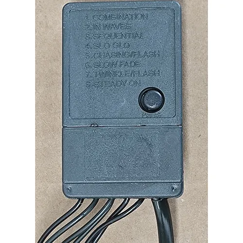 Lanț de iluminat destinat interconectării, care conține 240 de surse de lumină cu LED-uri ne&icirc;nlocuibile. Produsul include un dispozitiv pentru schimbarea modurilor de iluminare.