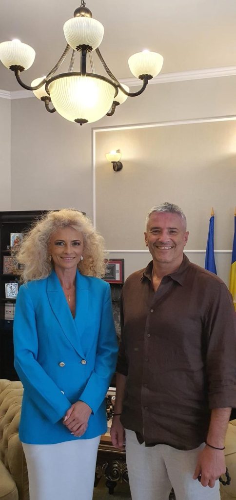 Sorin Mierlea , Președintele InfoCons Protecția Consumatorilor , a participat la o întâlnire de lucru cu doamna Adriana Calcan , Coordonator Național pe teme de protecția mediului, dezvoltare durabilă și ESG