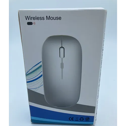 Mouse alb de calculator fără fir cu un cablu de &icirc;ncărcare USB.