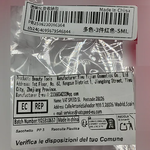 Set de trei pungi din PVC moale transparent.