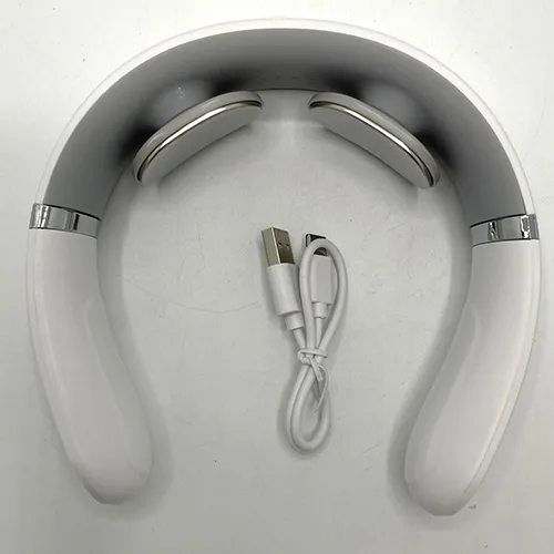 Masaj electric fără fir pentru g&acirc;t cu un cablu USB.